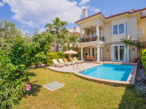 Çalış'ta Denize Sıfır 10 Kişilik Villa Starfish 3